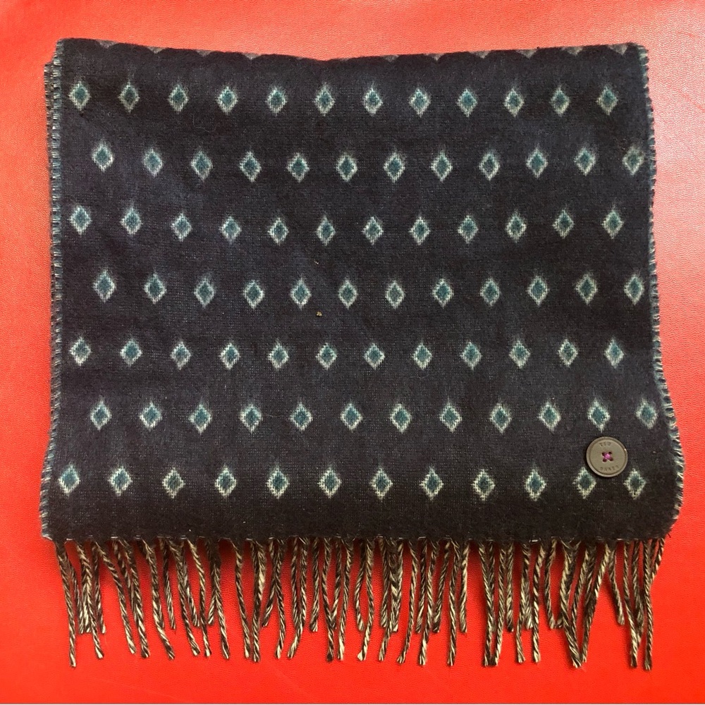 Ted Baker London Scarf Diamond Print Design 80” x 11” “Keep it under wraps” HTF - Picture 2 of 4
